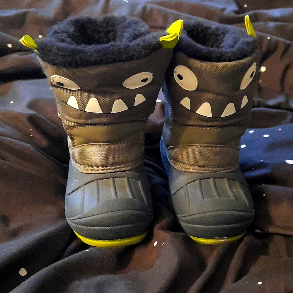 Cat & Jack Toddler Winter Boots.